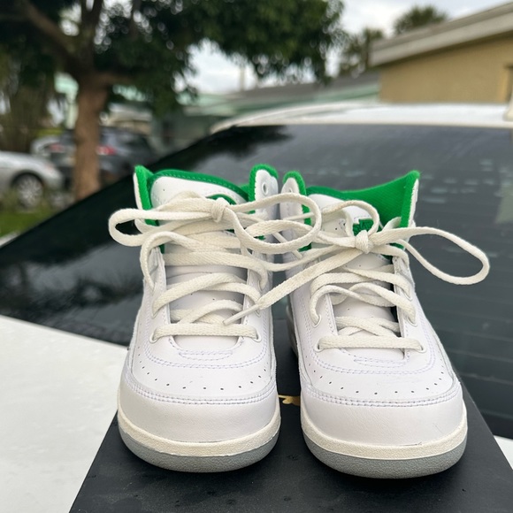 White and green Jordan 2s - Picture 3 of 8